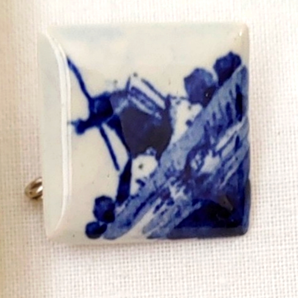Delft Holland Porcelain Brooch